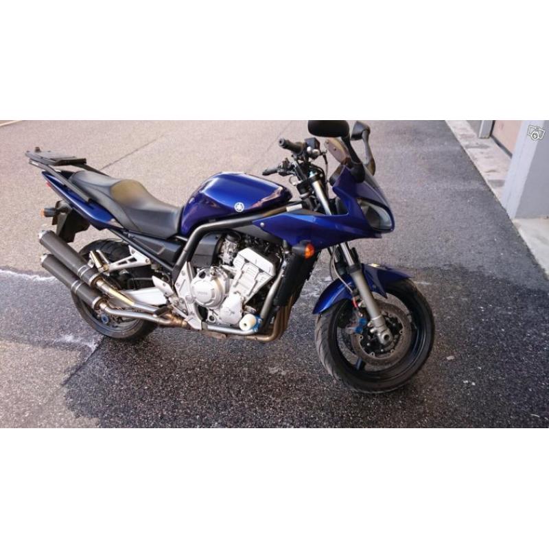 Yamaha Fazer -03
